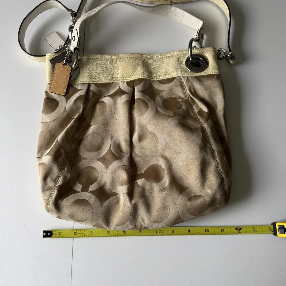 Vintage Signature Madison Coach Bag Authentic #A1069-14579 Beige Good Condition